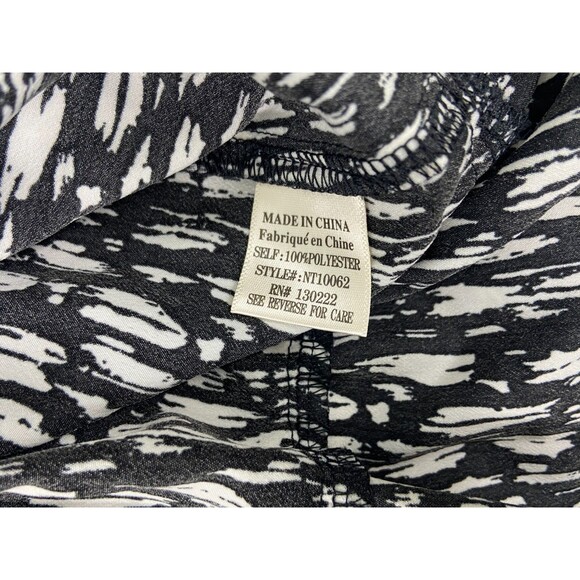 New In Collection Women Large Tiered Ruffle Top Black White Abstract NWT - Picture 8 of 10